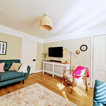 Cheerful 3 Bed Grade II Central Cottage Cirencester Exterior foto